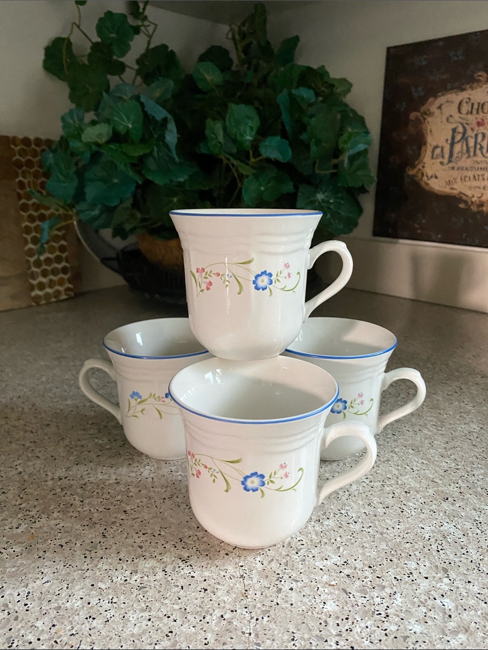 New Vintage With Tags=Set of 4 Shades Crest Stoneware Mugs